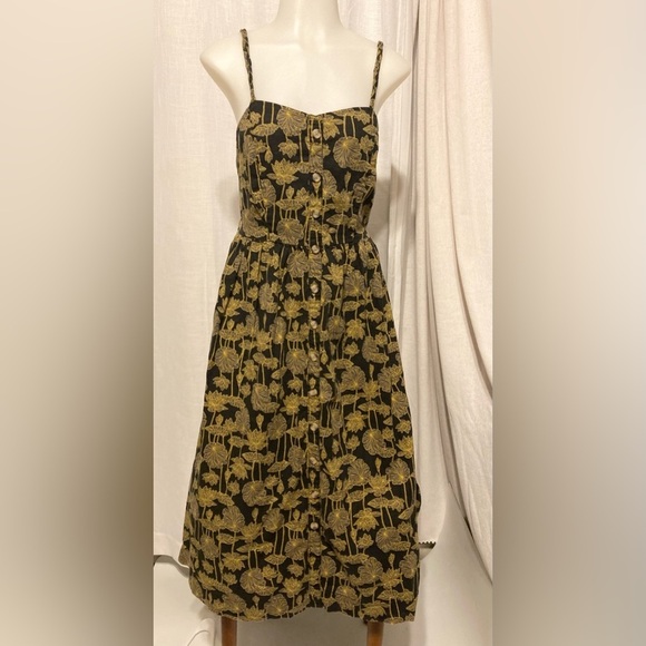 dip Dresses & Skirts - Small NWOT flower midi dress big bow tie back